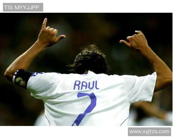 足球明星球衣号码背后的故事与大号球衣的魅力解析